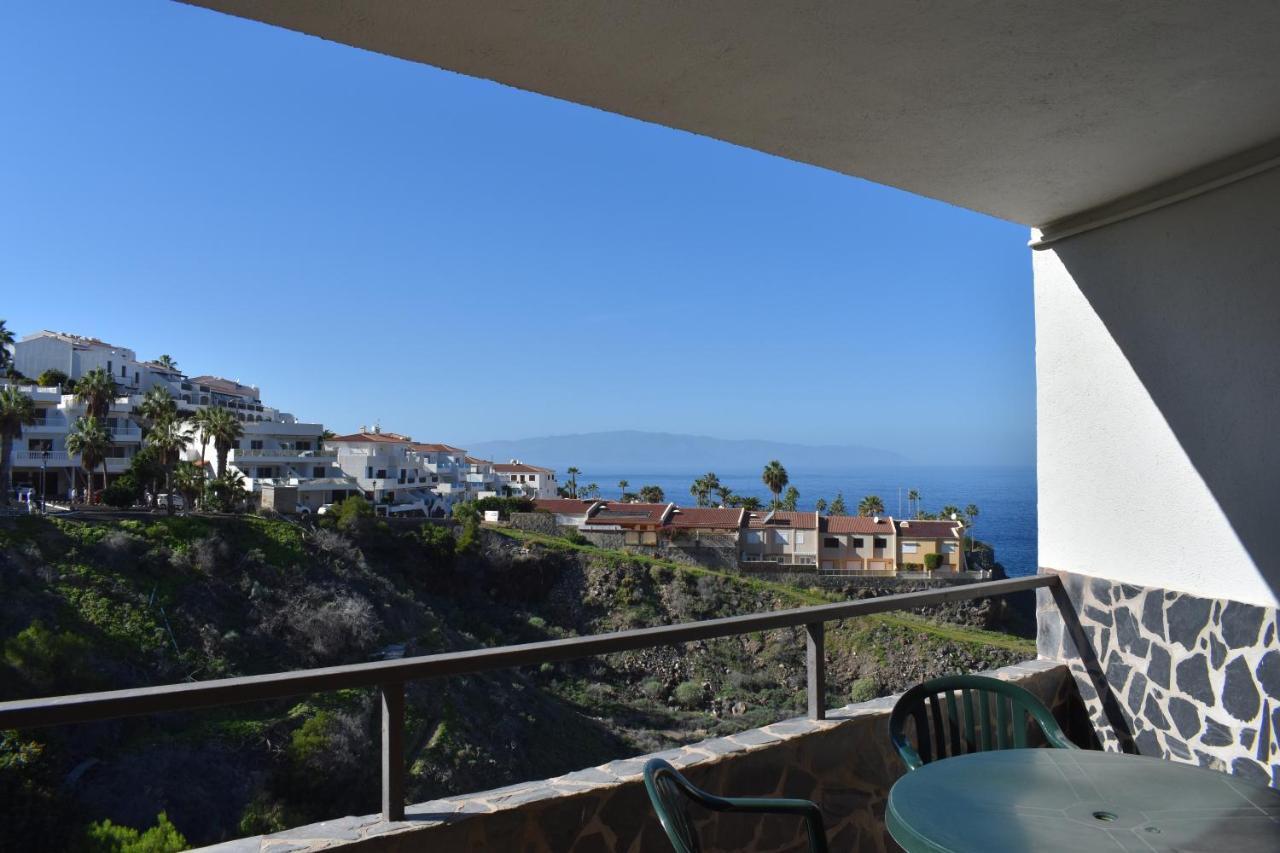 The Harbour Club Apartment *
